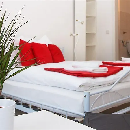 Gaestehaus Stop Affittacamere 3*